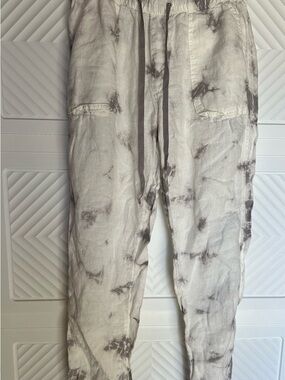 Rachel Zoe Tie-Dye Drawstring Joggers in off white Light Gray and Charcoal